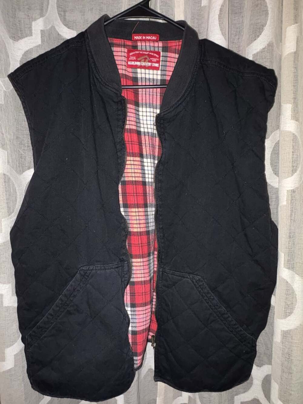 Vintage Marlboro Country Store Reversible Quilted Vest Black Red Plaid Large
